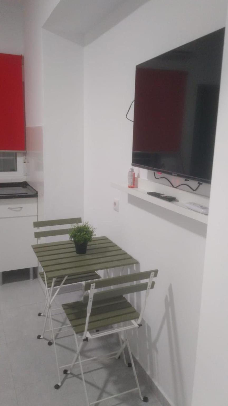 Estudio Encantador Cerca Del Carrefour Rosaleda 1 Málaga Esterno foto